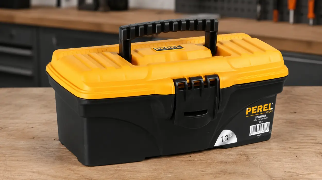 Caja de herramientas Perel de 7,1L con bandeja extraíble y asa plegable por sólo 6,95€ (-50%)