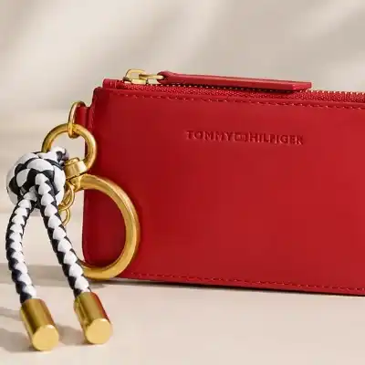 Llavero Tommy Hilfiger Th Charms Multi para mujer en rojo por sólo 19,26€ (-72%)