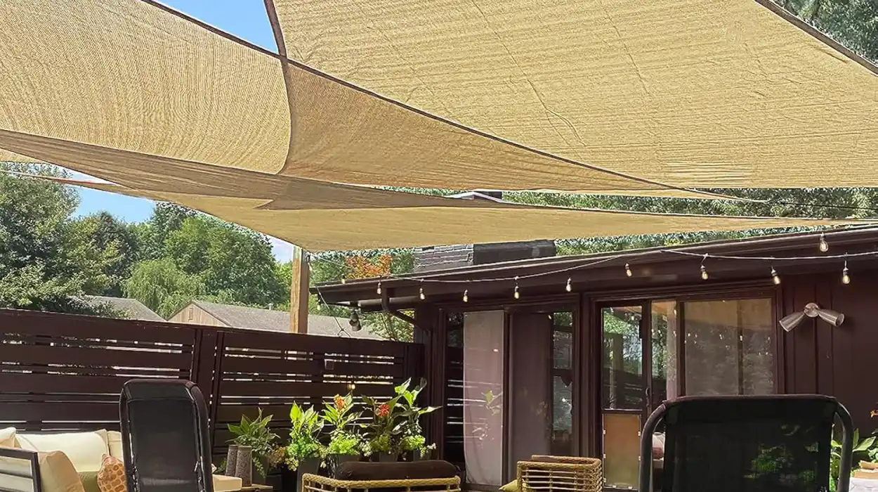 Toldo vela triangular Love Story de 3,6 metros para jardín y patio por sólo 23,45€ (-30%)