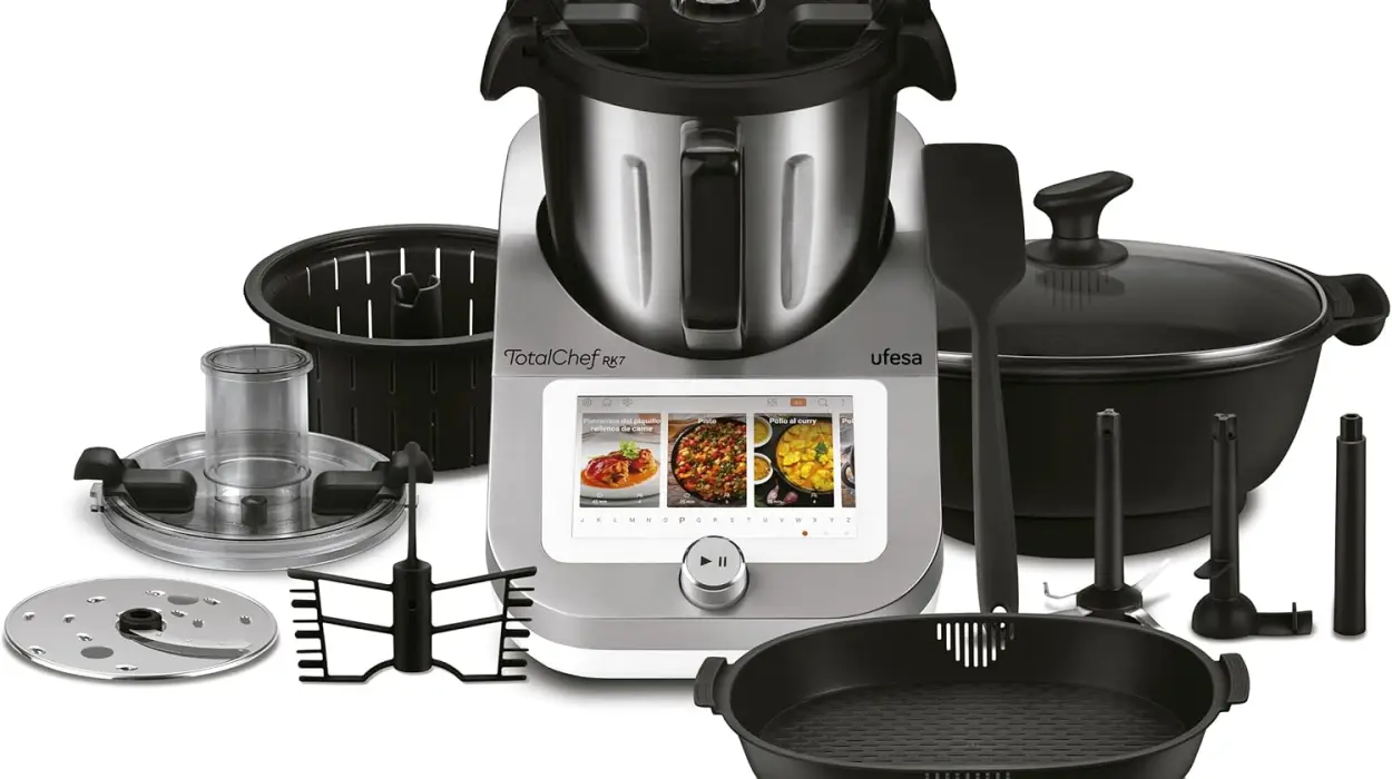 Cocinar nunca fue tan fácil: Robot de cocina Ufesa TotalChef RK7 multifunción con pantalla táctil, WIFI y recetario interactivo por sólo 307,79€ con envío gratis (-49%)
