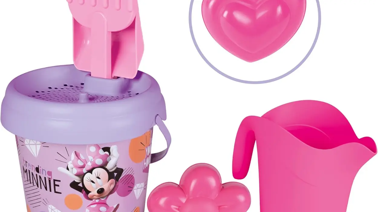 Set de playa Minnie de Smoby con cubo, pala, rastrillo, regadera y molde por sólo 6,50€ (-41%)