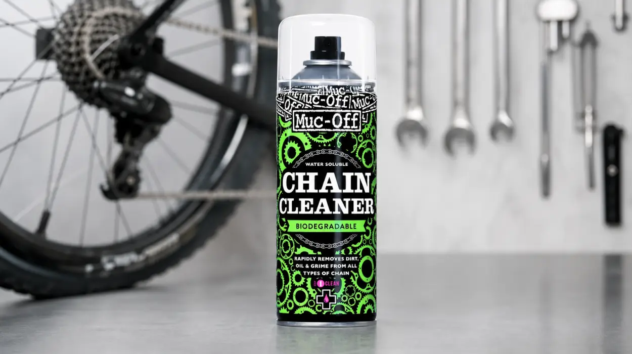 Limpia cadenas de bicicleta Muc-Off en spray de 400 ml, biodegradable y soluble en agua por sólo 7,68€ (-36%)