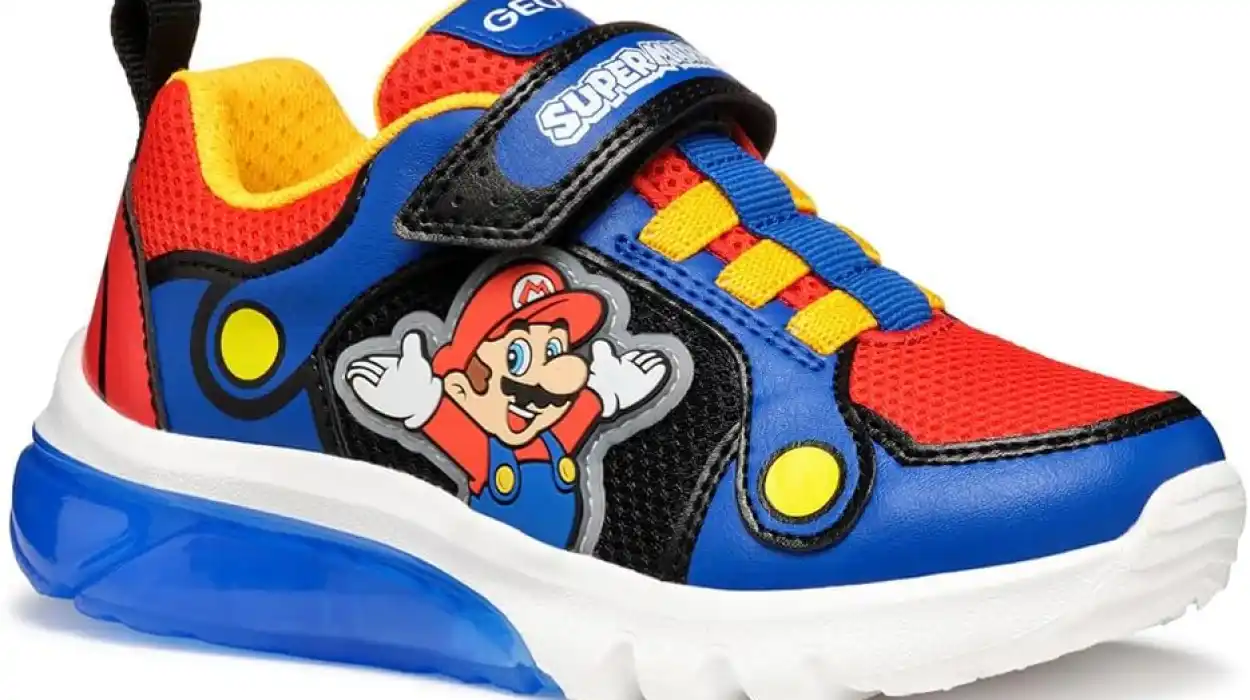 ¡Mamma mía! Zapatillas Geox Super Mario para niños con luces y plantilla extraíble por sólo 34,95€ con envío gratis (-50%)