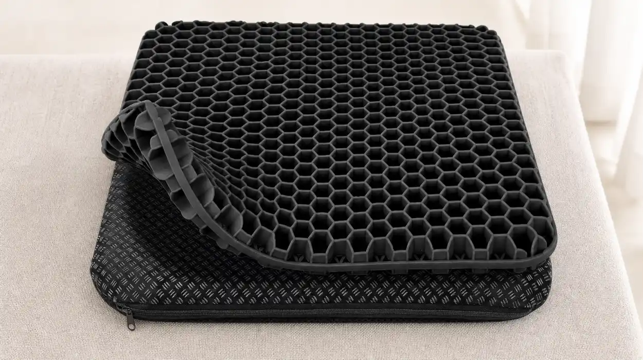 Cojín de gel suave y cómodo HSSGGV con funda extraíble para sillas de oficina, coches y sillas de ruedas por sólo 23,99€ (-20%)