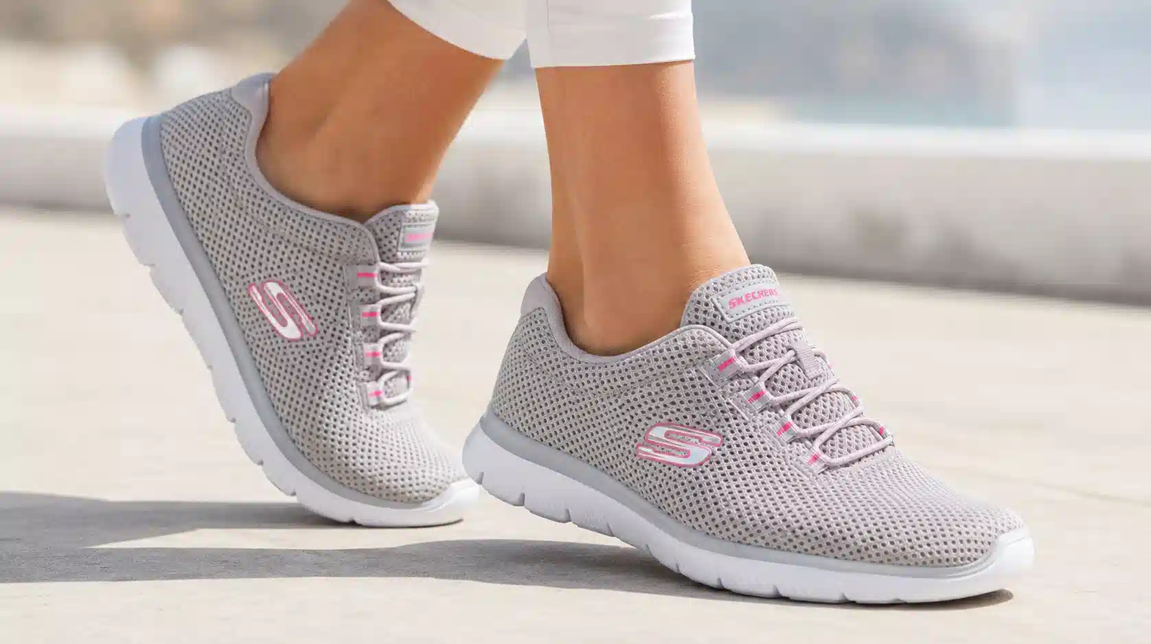 Chollo Zapatillas Skechers Summits Lite en gris y rosa para mujer por sólo 37,49€ con envío gratis (-46%)