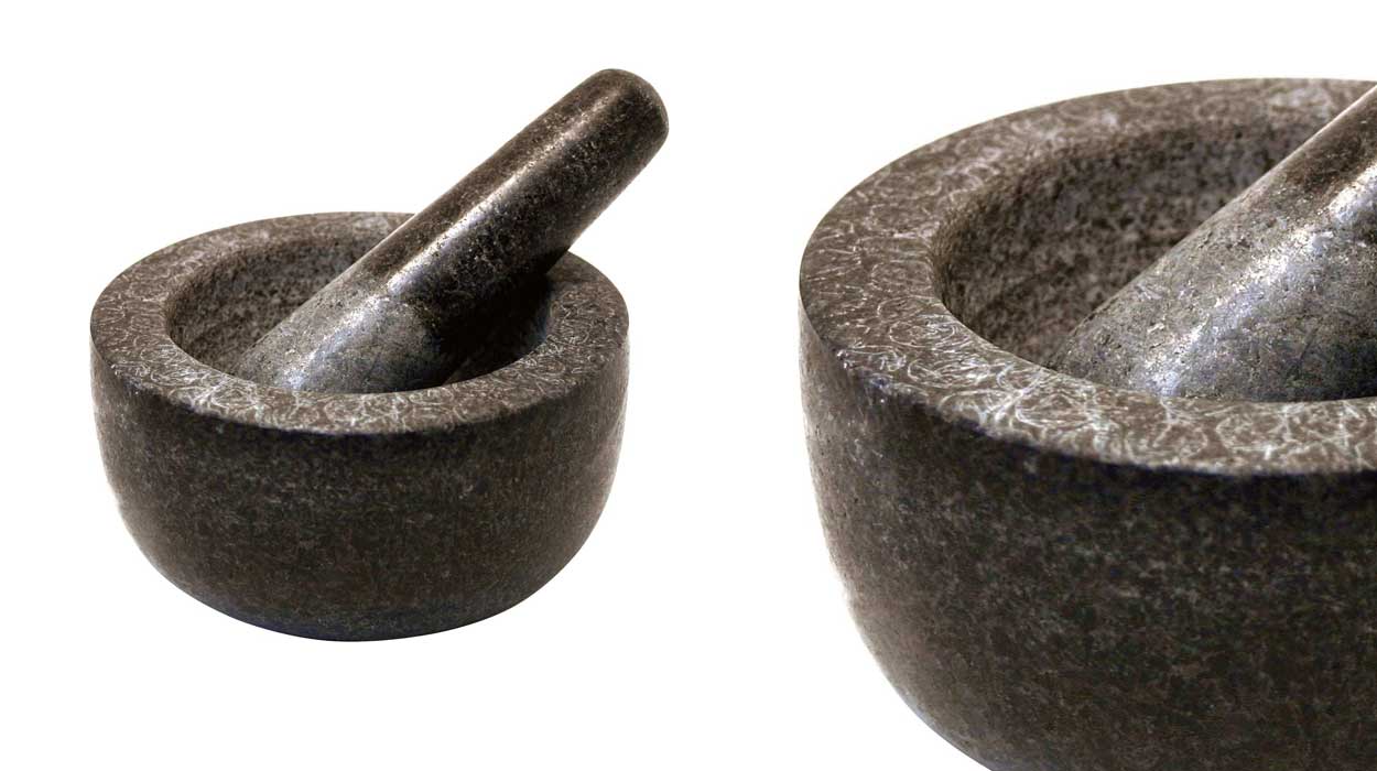 Este mortero macizo de granito que parece una obra de arte es una inversión duradera e inteligente para tu hogar