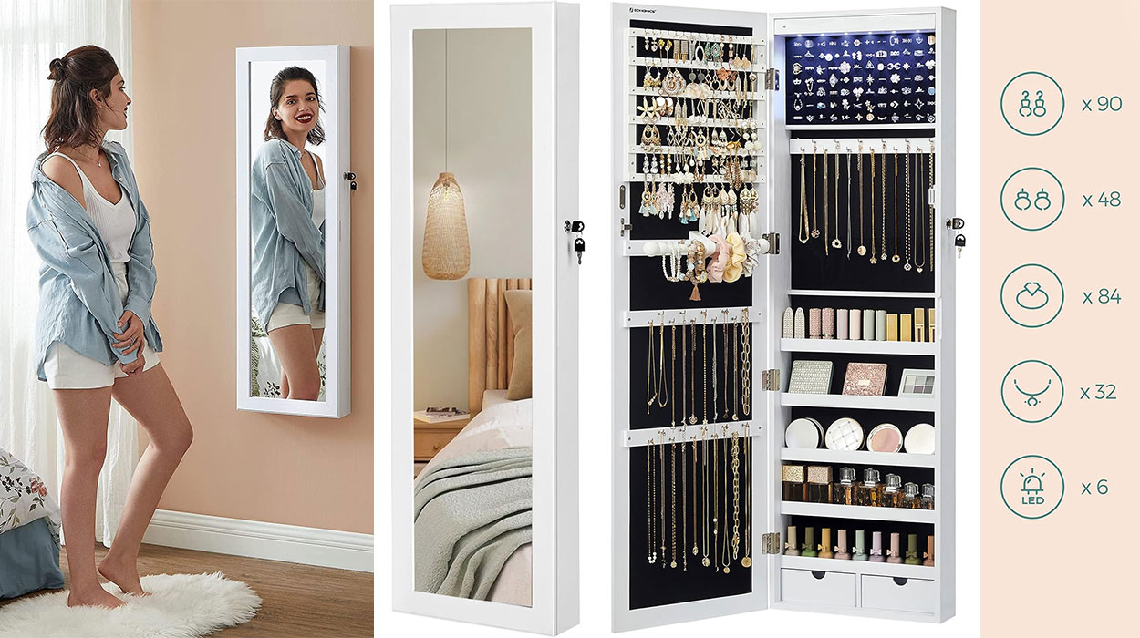 Chollo Armario joyero de pared Songmics con espejo y luz LED por sólo 67,99€ con envío gratis (-18%)