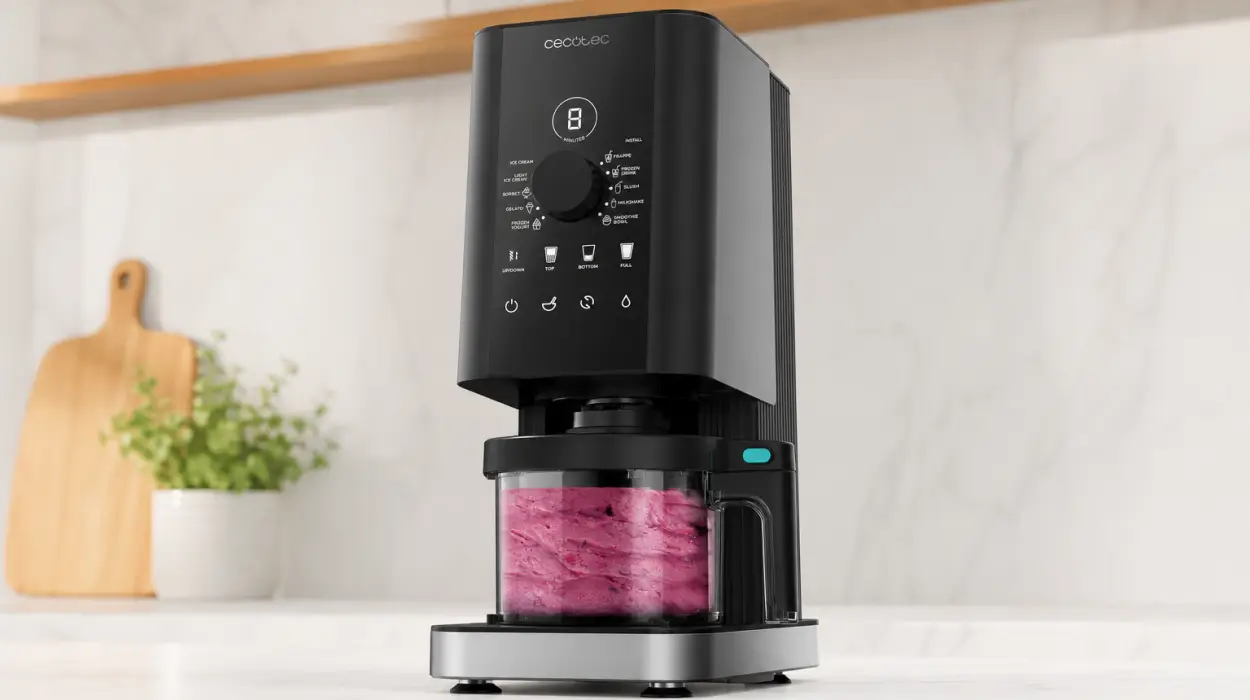Máquina de helados Cecotec Gelatec 1800 con 10 programas y 3 tarrinas por sólo 107,41€ con envío gratis (-66%)