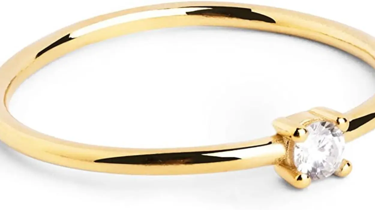 Anillo Single Spark de Singularu en plata de ley con baño de oro de 18 kt por sólo 13,89€ (-40%)