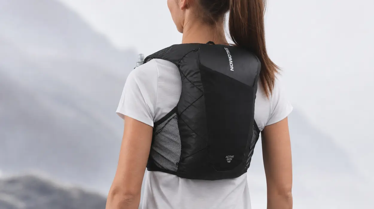 Chaleco de hidratación Salomon Active Skin 12 para trail running y senderismo con 2 bidones por sólo 86,49€ con envío gratis (-33%)