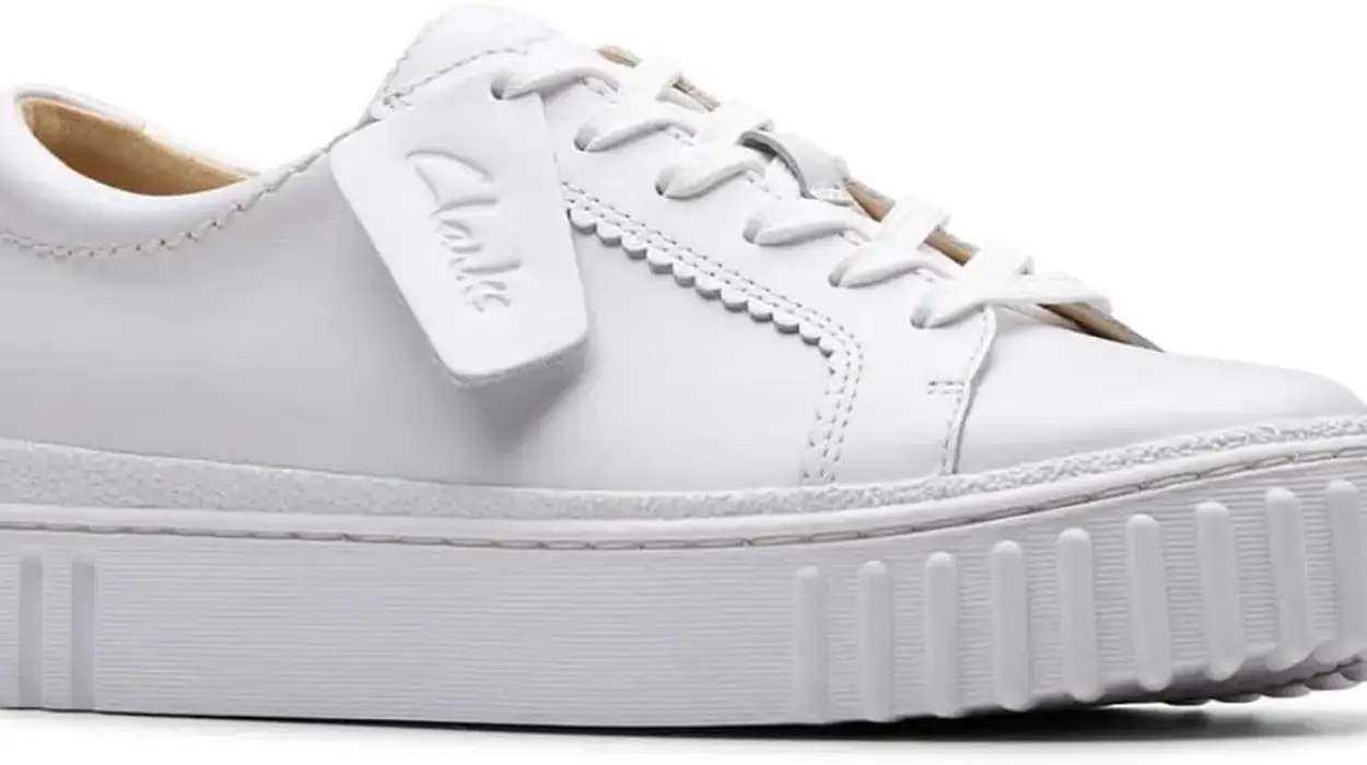Luce un estilo impecable con estas zapatillas Clarks 100% piel perfectas para estrenar con el buen tiempo ¡A MITAD de precio!