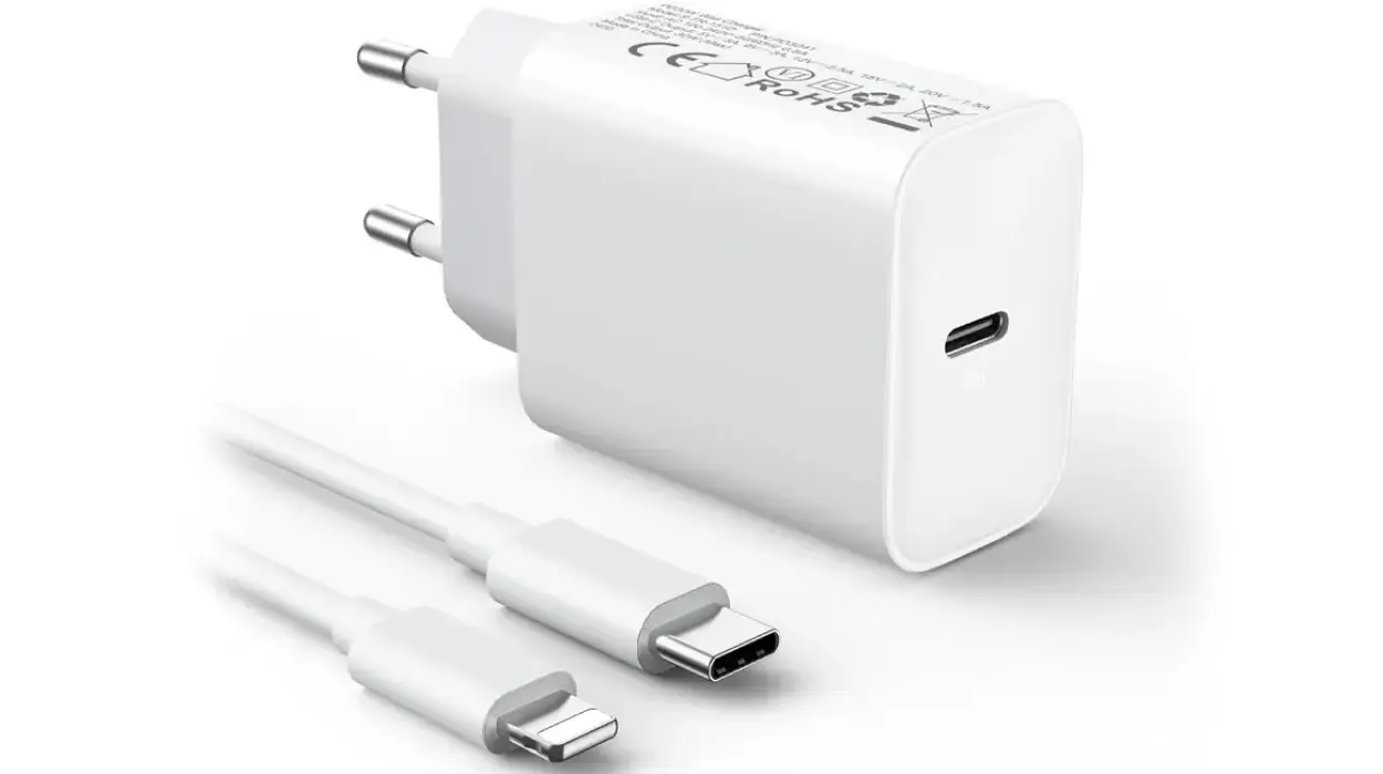 Chollo Cargador USB-C BHHB de 30W con cable Lightning por sólo 9,92€ (-17%)