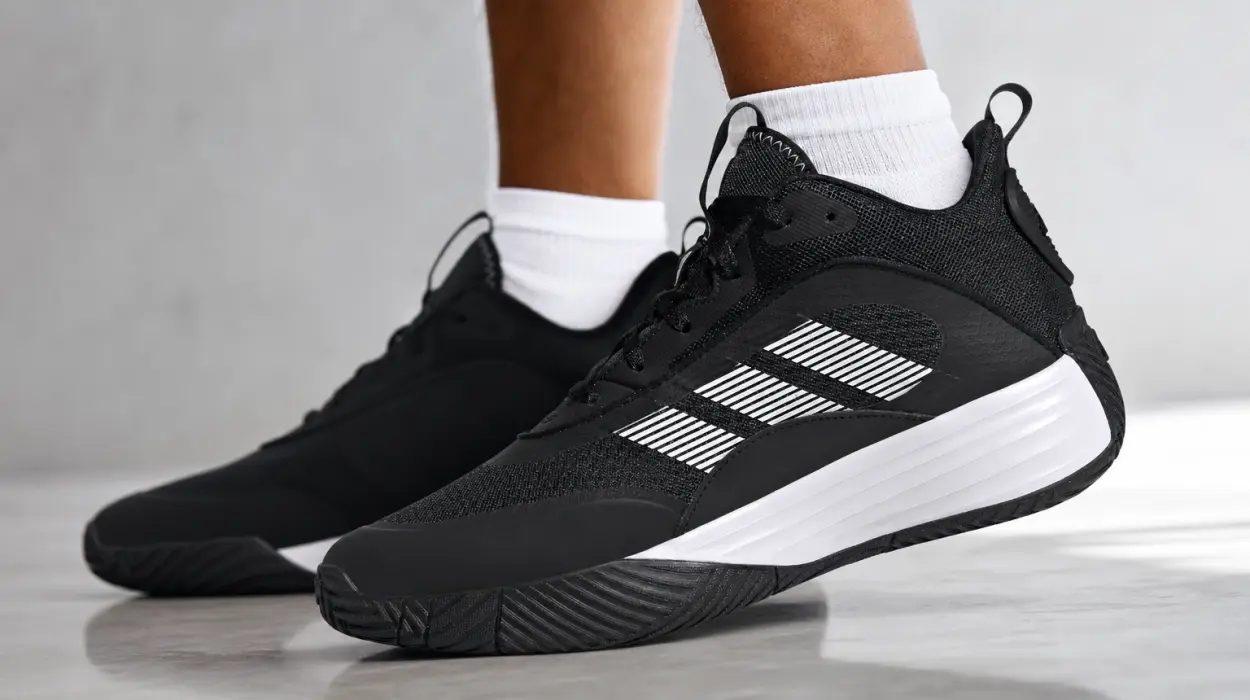 Zapatillas Adidas Own The Game 3 para hombre por sólo 33,96€ con cupón y envío gratis (-48%)