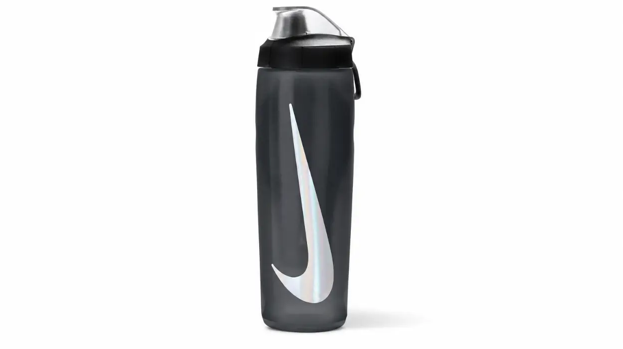 Botella de agua Nike Unisex Refuel de 709 ml con cierre a prueba de fugas por sólo 10€ (-50%)