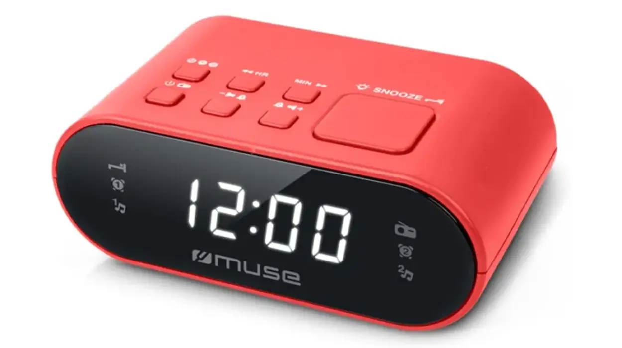 Minimalista, compacto y barato: el reloj que sustituirá al móvil en tu mesilla por menos de 13€