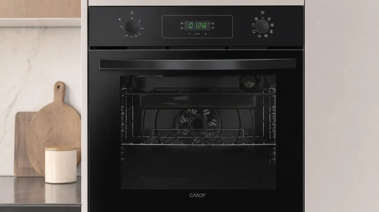 Horno multifunción Candy Idea FIDCP N615 L de 65 l con 8 funciones y limpieza Aquactiva por sólo 147,99€ con envío gratis (-45%)