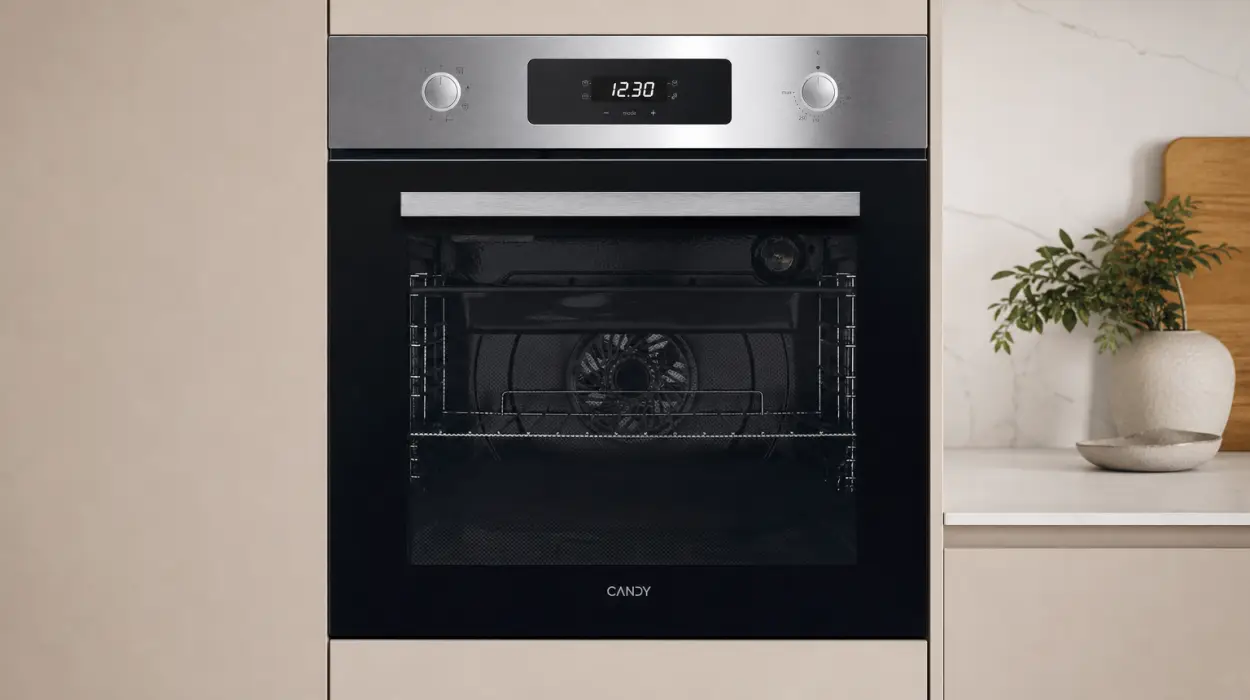 Horno multifunción Candy New Moderna F CM955XRLCN de 70 l con función vapor por sólo 240,15€ con envío gratis (-20%)