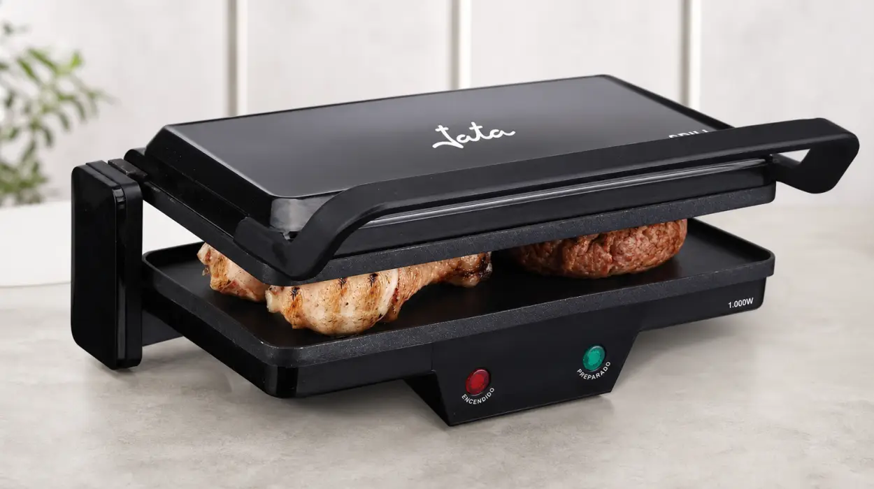 Parrilla eléctrica Grill 3 en 1 con plancha antiadherente por sólo 26,06€ (-43%)
