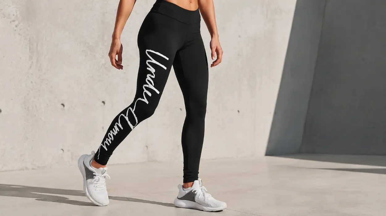 Mallas deportivas Under Armour UA HG para mujer con tejido HeatGear por sólo 24,49€ (-44%)