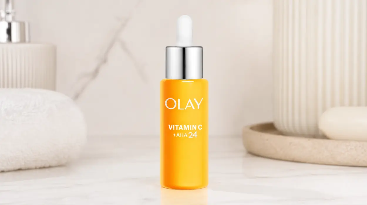 Sérum facial Olay Vitamin C + AHA iluminador antimanchas de 40 ml por sólo 14,99€ (-57%)