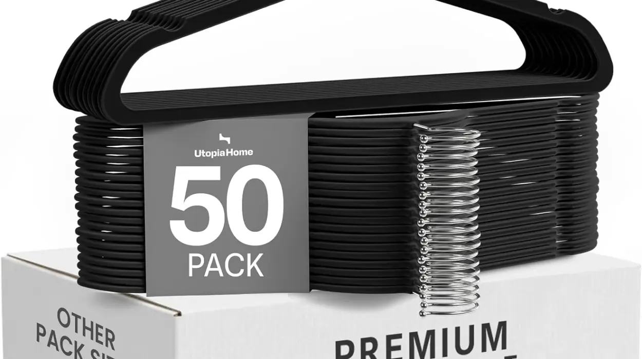 Pack de 50 perchas Utopia Home de terciopelo, finas y antideslizantes por sólo 15,19€ (-42%)