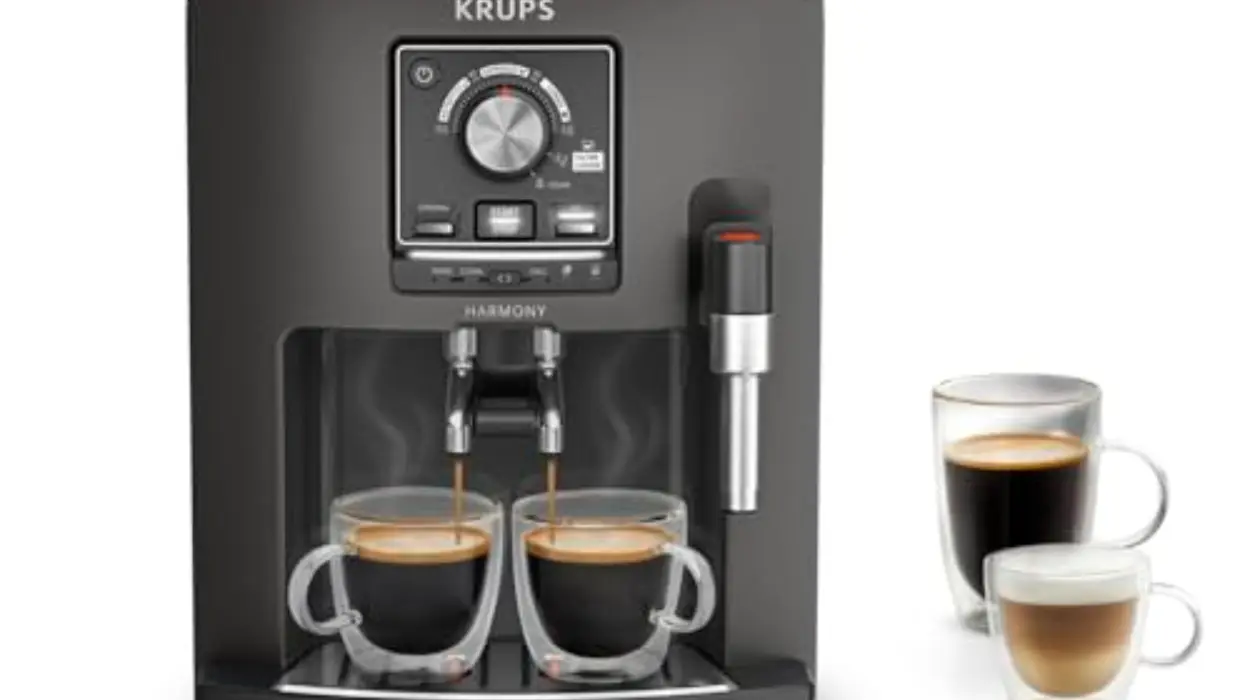 Cafetera superautomática Krups Harmony EA508BE0 con espumador y función doble taza por sólo 259,99€ con envío gratis (-21%)