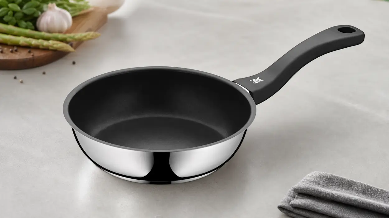 Sartén WMF Devil de 20 cm con revestimiento antiadherente para todo tipo de cocinas por sólo 22,89€ (-41%)
