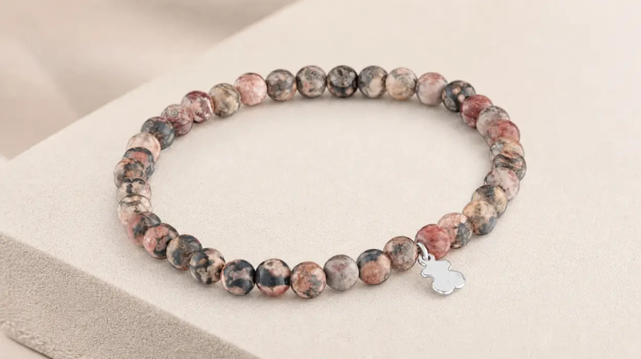 Pulsera elástica TOUS Basics de cuentas para mujer por sólo 33€ con envío gratis (-40%)