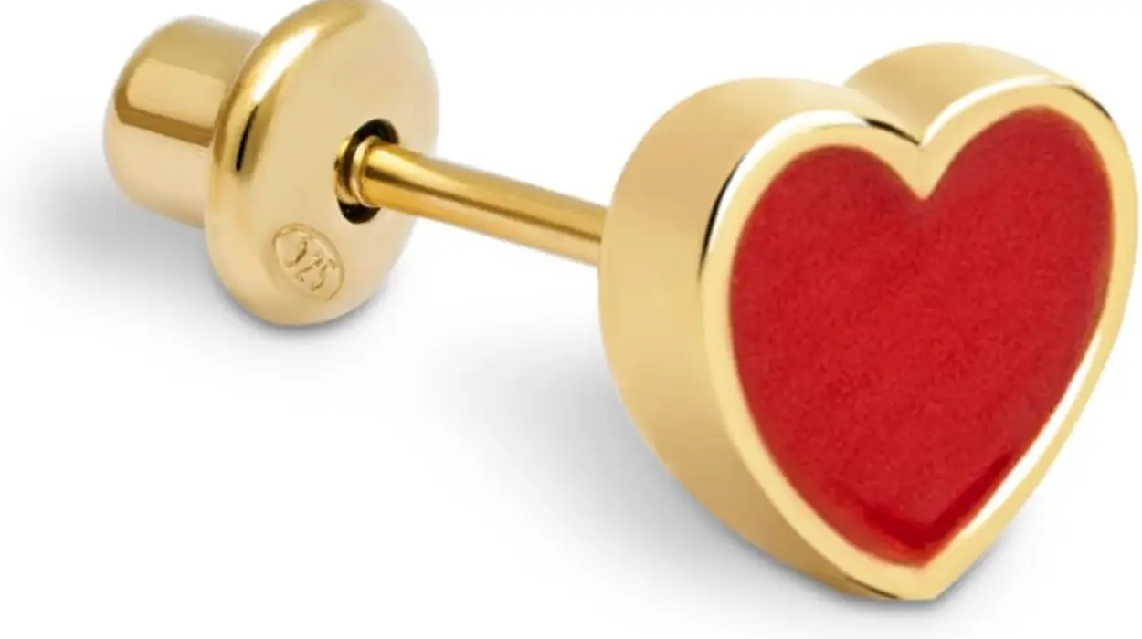 Pendiente suelto Heart Red Enamel de Singularu en plata de ley 925 con baño de oro de 18 kt por sólo 7,70€ (-41%)