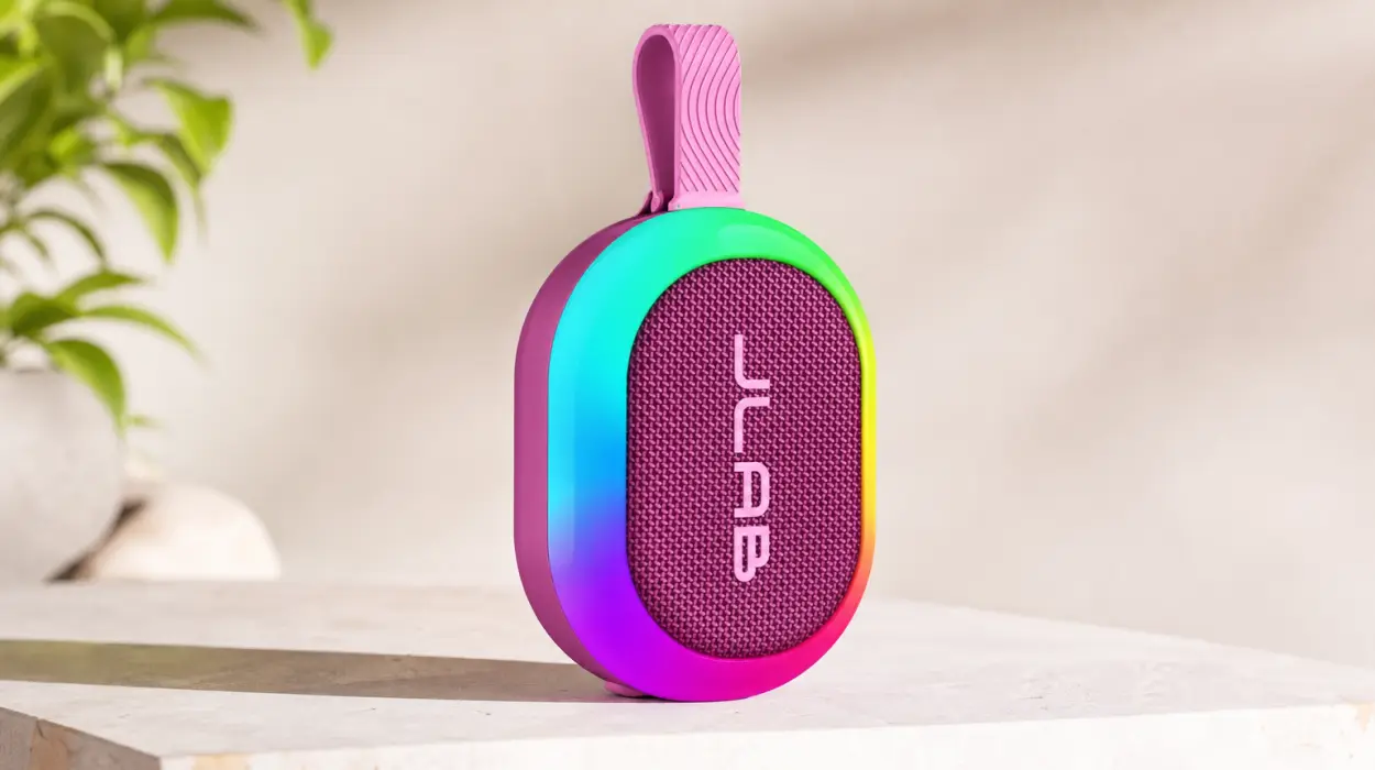 Altavoz Bluetooth JLab Pop Party ultraportátil con más de 8 horas de autonomía por sólo 16,99€ (-43%)