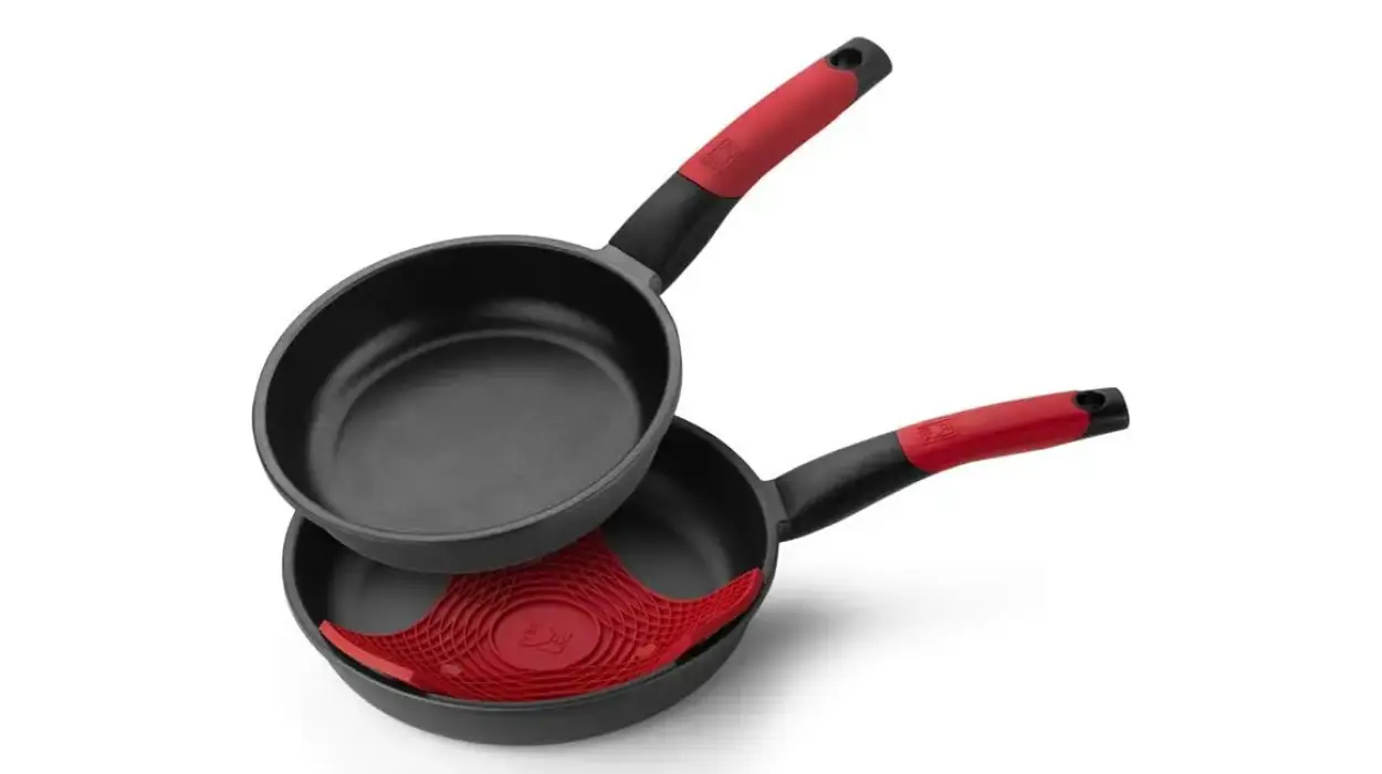 Chollo Pack 2 sartenes Bra Premiere de 20 y 24 cm por sólo 31,29€ con envío gratis (27% de descuento)