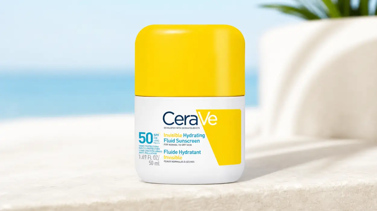 CeraVe Fluido Protector Invisible Hidratante SPF50 para protección UV de 50 ml por sólo 11,40€ (-49%)