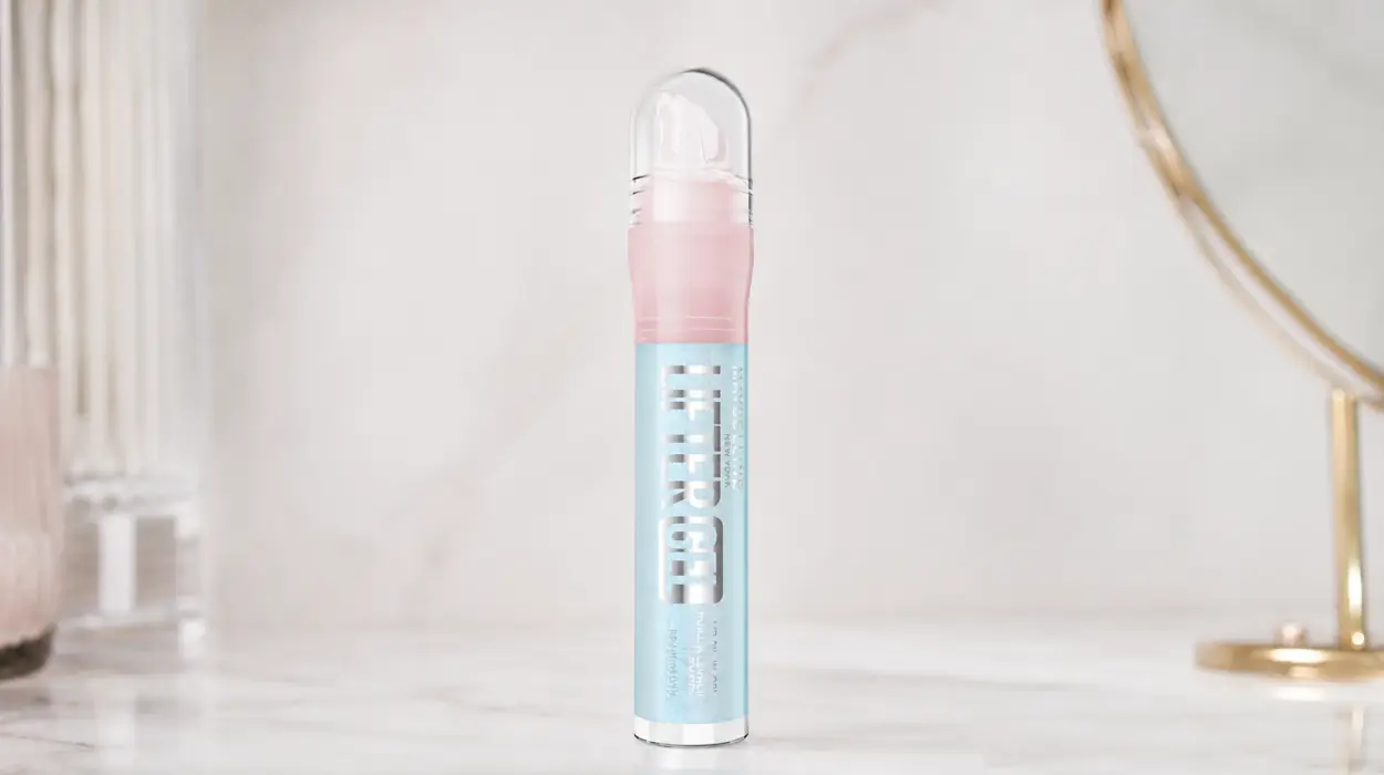 Brillo de labios Maybelline New York Lifter Gel con ácido hialurónico, tono 002 Blue Boba por sólo 5,58€ (-30%)