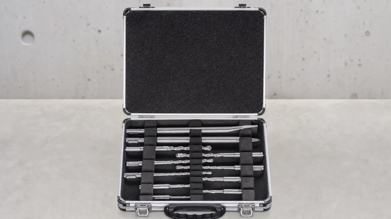 Set mixto Bosch Professional de 11 brocas y cinceles SDS plus para hormigón y mampostería por sólo 19,99€ (-60%)