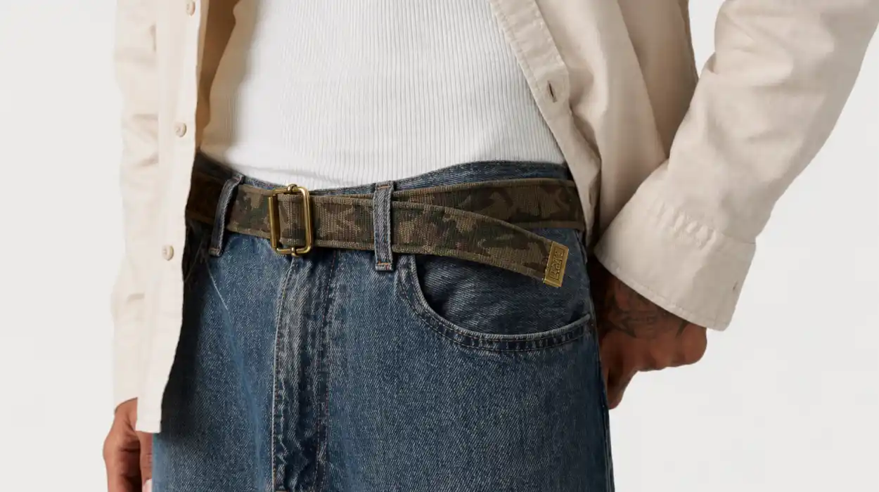 Cinturón de tela Levi’s Washed Down Web de camuflaje para hombre por sólo 9,28€ (-35%)