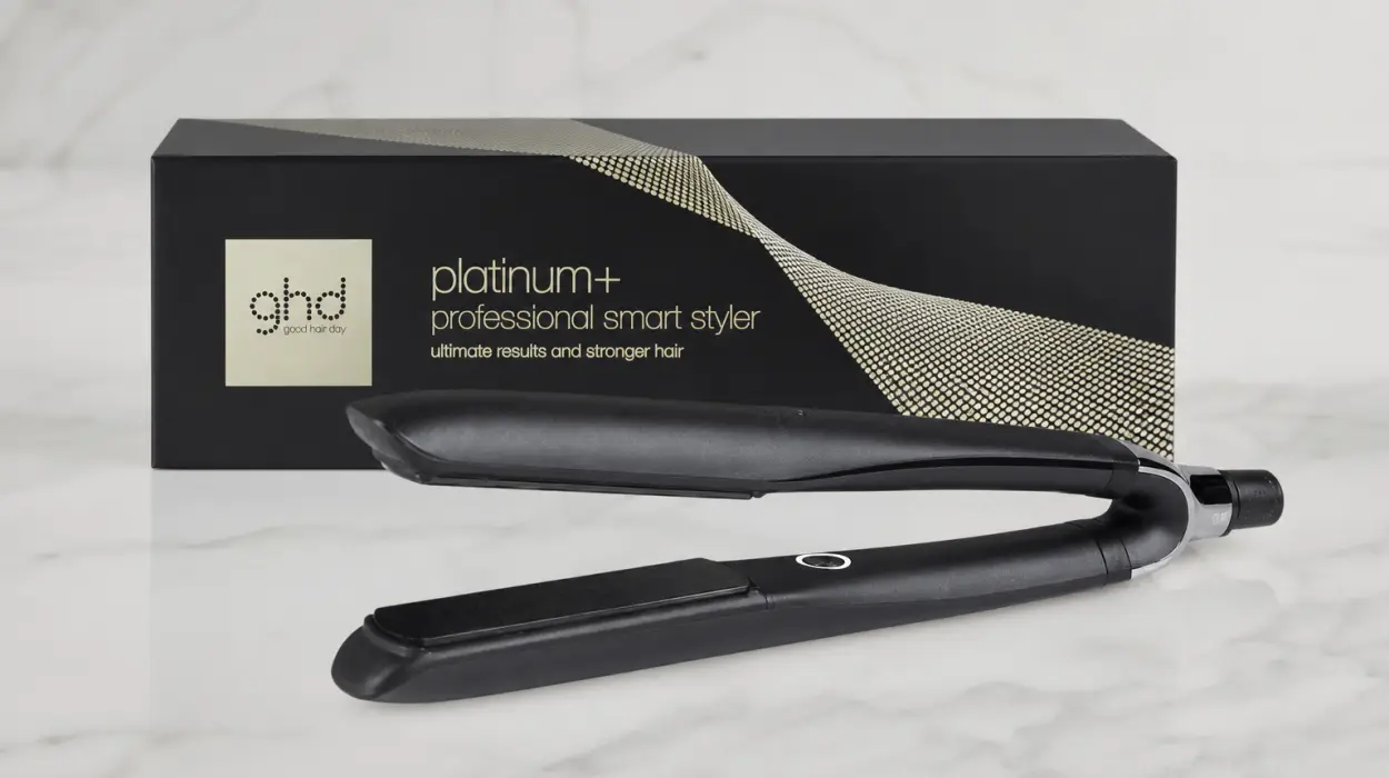 Plancha de pelo ghd Platinum+ inteligente con placas flotantes por sólo 163,60€ con cupón y envío gratis (-45%)